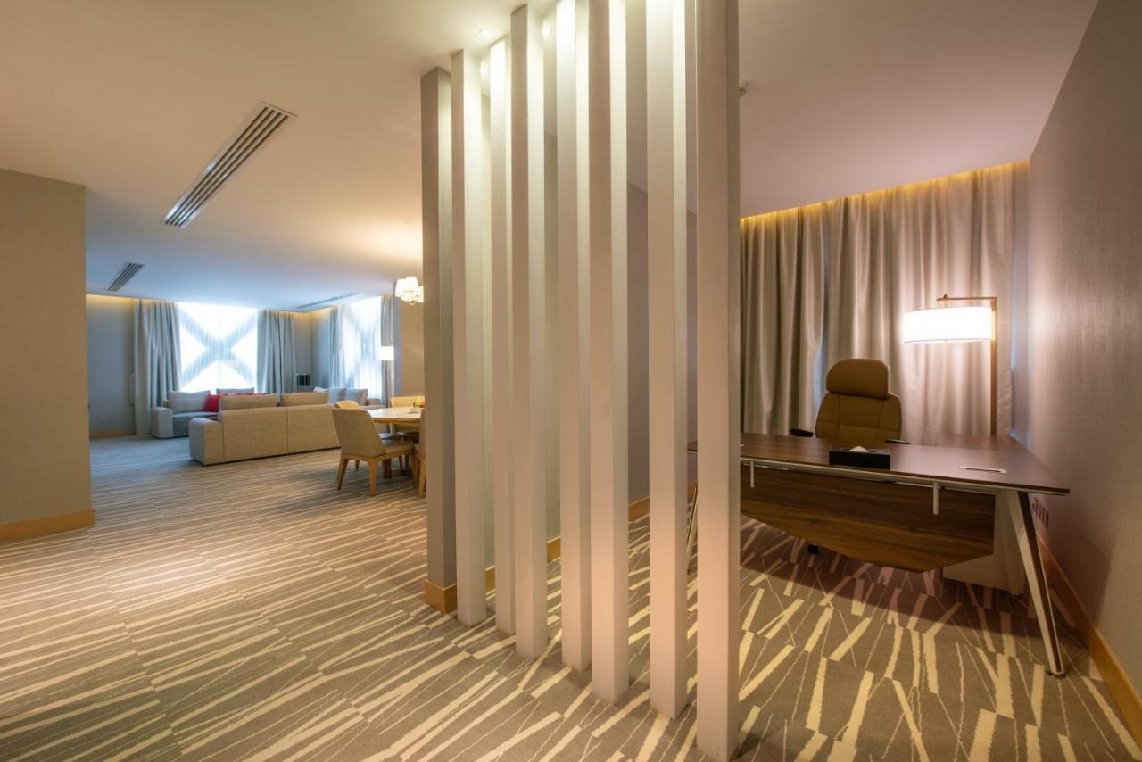 Ramada Hotel & Suites By Wyndham Al Qassim Al Bukayriah Exterior foto